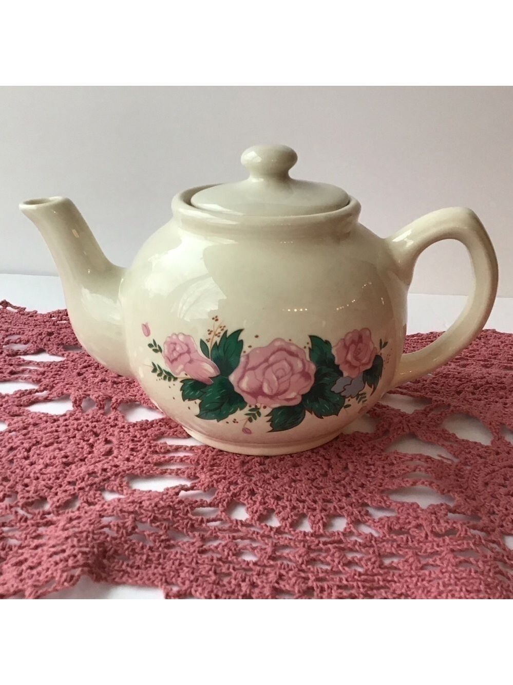𝅺TEAPOT with rose design